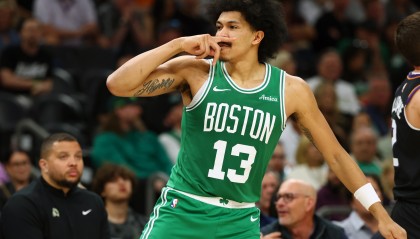 永利平台-挑大梁！小罗恩·哈珀11中6砍半场最高17分外加4板 三分7中3